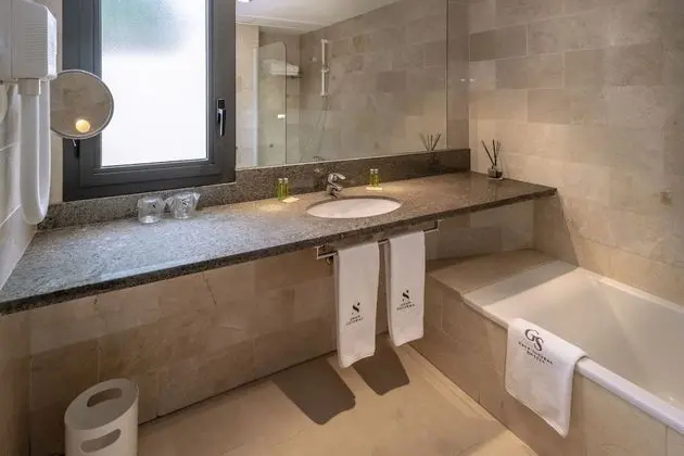 Premium Büyük Yataklı Tek Kişilik Oda