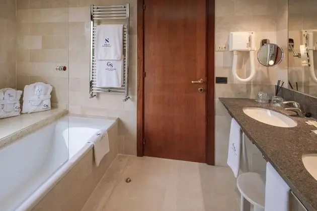 Premium Büyük Yataklı Tek Kişilik Oda
