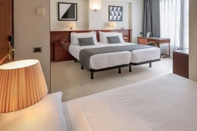 Üç Kişilik Oda (With extra bed)