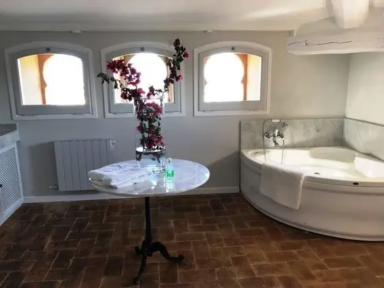 Villa (accomodates up to 45 people)