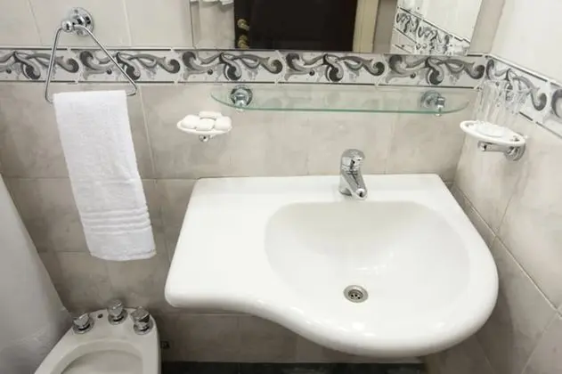 Üç Kişilik Oda, 3 Tek Kişilik Yatak