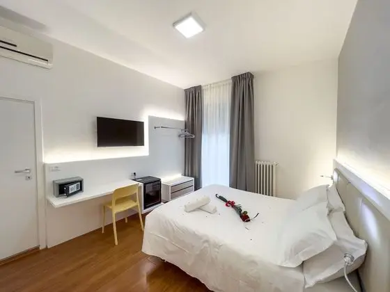 Büyük Yataklı Tek Kişilik Oda