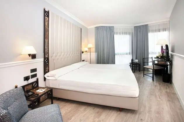 Business Tek Büyük Yataklı Oda, Birden Çok Yatak, Özel Banyo, Şehir Manzaralı