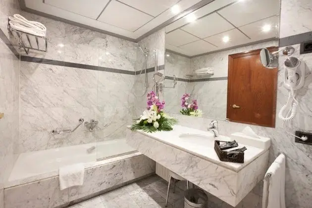 Standard Üç Kişilik Oda, 3 Tek Kişilik Yatak, Özel Banyo, Şehir Manzaralı