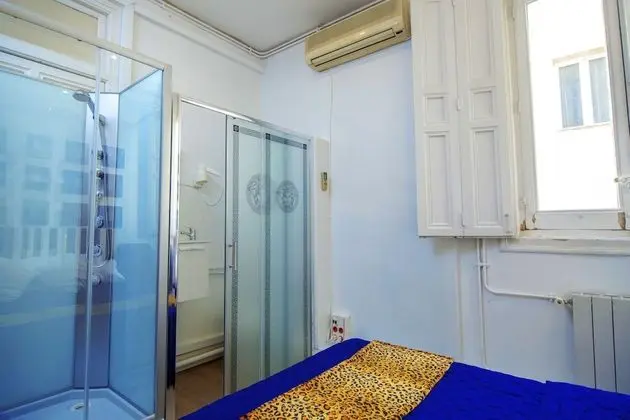 Comfort Tek Büyük Yataklı Oda, Küçük Mutfak, Şehir Manzaralı (GV 11 - 5 PAX BALCON GRAN VIA, BALCON)