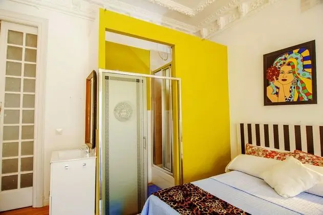 Comfort Tek Büyük Yataklı Oda, Küçük Mutfak, Şehir Manzaralı (GV 11 - 5 PAX BALCON GRAN VIA, BALCON)