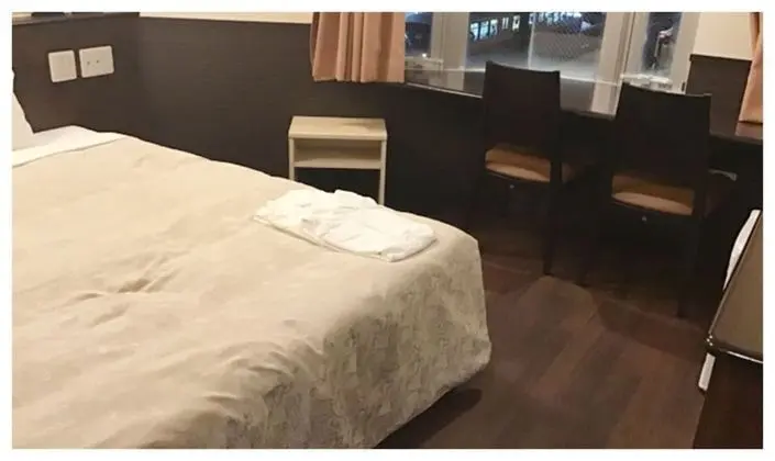 Tek Büyük Yataklı Oda, Sigara İçilmez