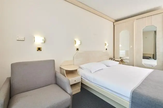 Economy room