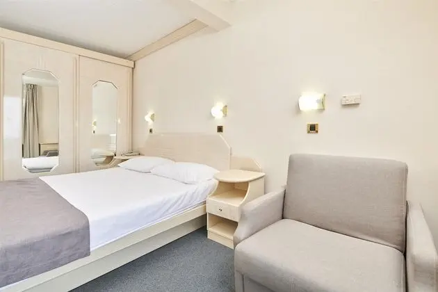 Economy room