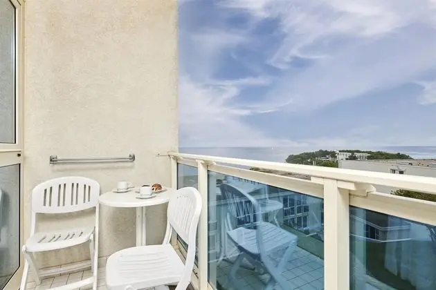 Suite with balcony, Sea side