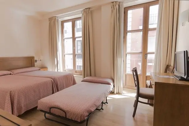 Tek Büyük Yataklı Oda (with extra bed)