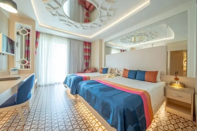 https://images.etstur.com/files/images/hotelImages/TR/95763/l/Granada-Luxury-Belek-Oda-372115.jpg