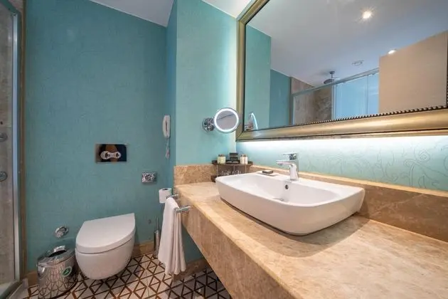 https://images.etstur.com/files/images/hotelImages/TR/95763/l/Granada-Luxury-Belek-Oda-372122.jpg