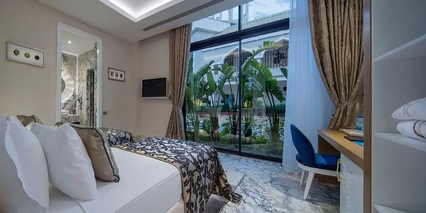 https://imagessl.etstur.com/files/images/hotelImages/TR/95763/l/Granada-Luxury-Belek-Oda-257499.jpg