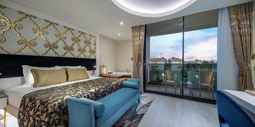 https://imagessl.etstur.com/files/images/hotelImages/TR/95763/l/Granada-Luxury-Belek-Oda-257505.jpg
