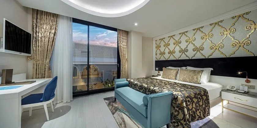 https://imagessl.etstur.com/files/images/hotelImages/TR/95763/l/Granada-Luxury-Belek-Oda-257507.jpg