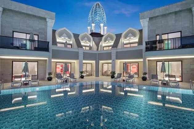 https://imagessl.etstur.com/files/images/hotelImages/TR/95763/l/Granada-Luxury-Belek-Oda-257537.jpg