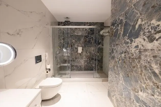 https://images.etstur.com/files/images/hotelImages/TR/220414/l/GRANADA-LUXURY-RED-Oda-402189.jpg