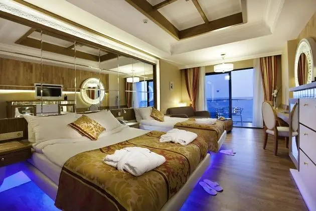 Standard Room, Sea View ( 2 + 2 )