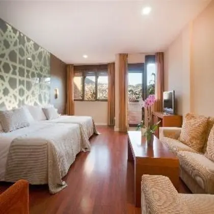 JUNIOR SUITE