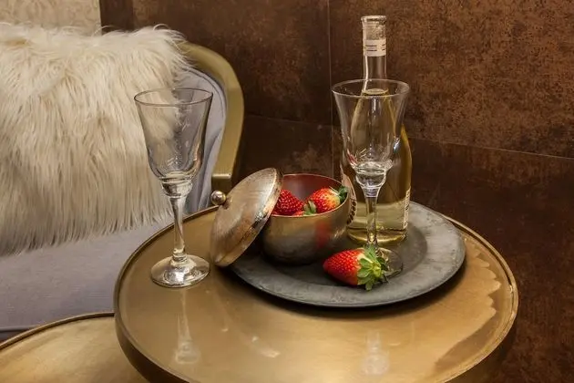 Luxury Tek Büyük Yataklı Oda