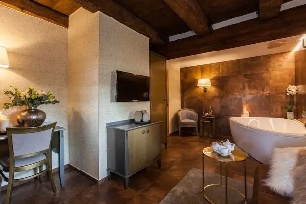 Luxury Tek Büyük Yataklı Oda