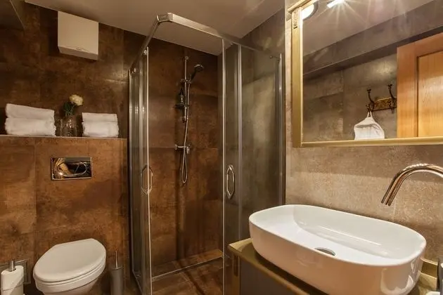 Luxury Tek Büyük Yataklı Oda