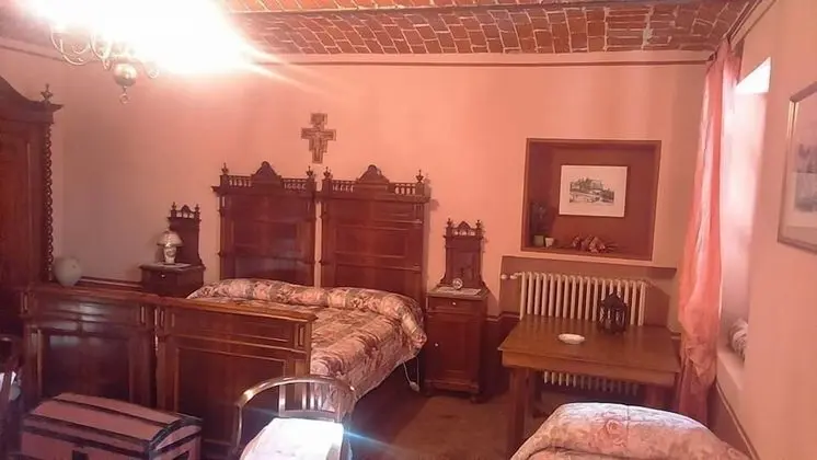 Üç Kişilik Oda