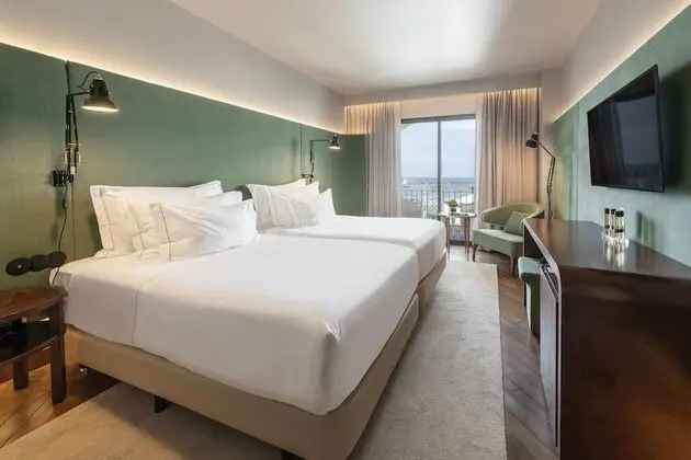 Tek Büyük veya İki Ayrı Yataklı Oda, Koy Manzaralı