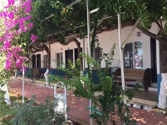 Havuz Manzaralı Aile Odası