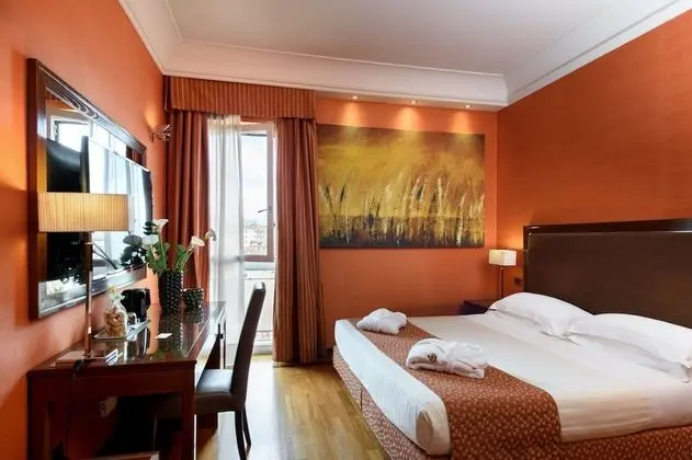 Comfort Tek Büyük Yataklı Oda (1 Full or 2 Twin Beds)