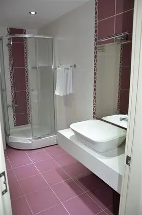 Geniş Oda