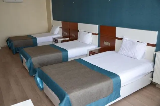 Triple, Şehir Manzaralı