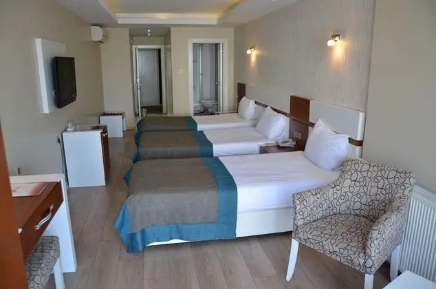 Üç Kişilik Oda
