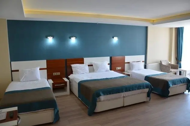Üç Kişilik Oda