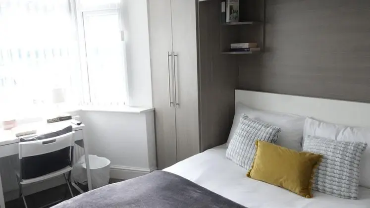 Comfort Tek Büyük Yataklı Oda