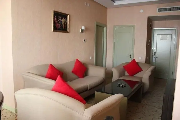 Deluxe Süit, Köşe