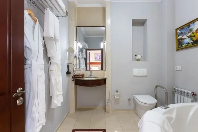 Deluxe Süit, Köşe