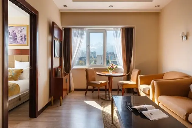 Deluxe Süit, Köşe