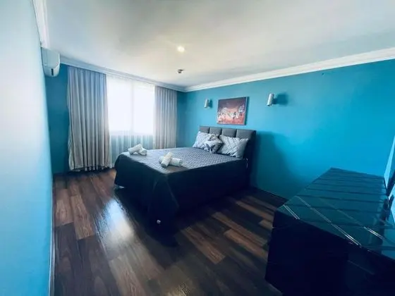 Aile Odası 5 Kişilik, Havuz veya Bahçe Manzaralı, Balkonlu