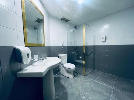 Aile Odası 5 Kişilik, Havuz veya Bahçe Manzaralı, Balkonlu