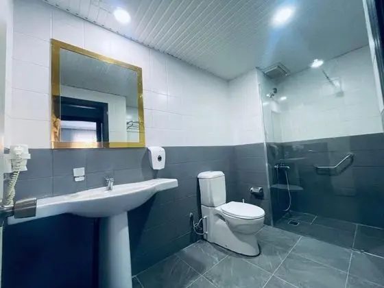 Aile Odası 5 Kişilik, Havuz veya Bahçe Manzaralı, Balkonlu
