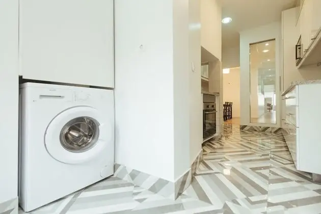 Apart Daire, 5 Yatak Odası, Sigara İçilebilir, 2 Banyolu