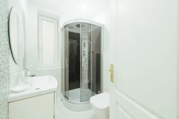 Apart Daire, 5 Yatak Odası, Sigara İçilebilir, 2 Banyolu