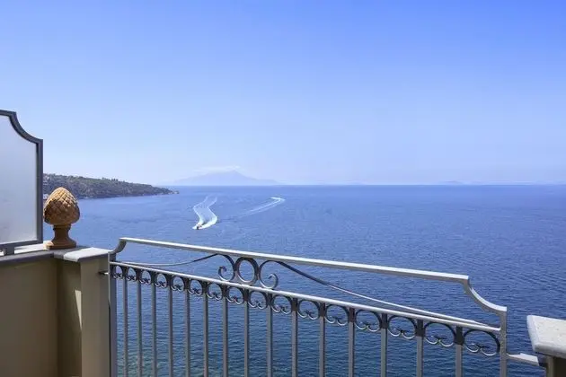 Süit, Balkon, Deniz Manzaralı (Vesuvio)