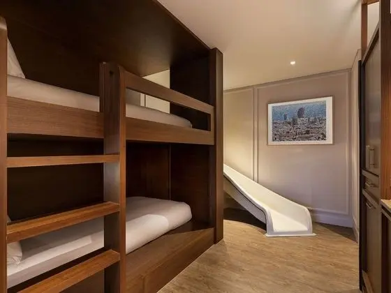 Family Oda (1 King and 1 Bunk Bed)