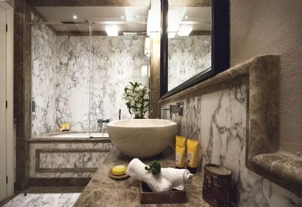 Deluxe Tek Büyük Yataklı Oda (Grand)