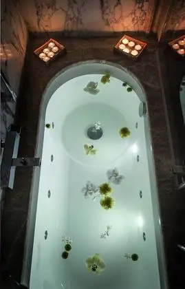 Deluxe Tek Büyük Yataklı Oda (Grand)