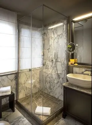 Superior Tek Büyük Yataklı Oda (Romantic)