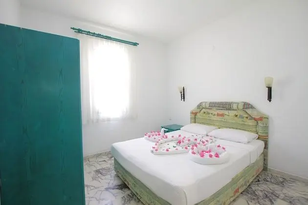 Grand Apart Daire, Küçük Mutfak, Havuz Manzaralı